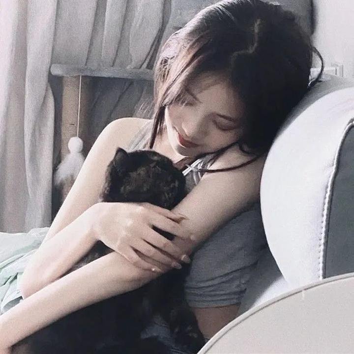 四月的女儿